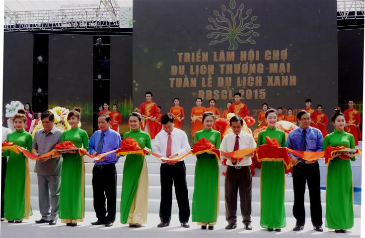 ໄຂງານວາງສະແດງຕະຫຼາດນັດທ່ອງທ່ຽວການຄ້າເຂດທົ່ວພຽງແມ່ນ້ຳຂອງທາງພາກໃຕ້ຫວຽດນາມ